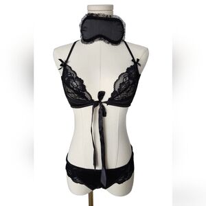 NWOT Oh La La Cheri 3 Peice Bra Panty and Blindfold